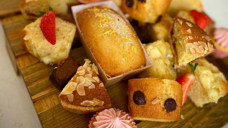 Small Bakers Box – A selection of our freshly baked Bakehouse Cakes